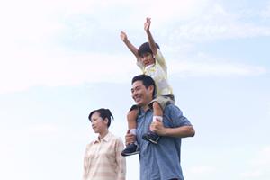 オープニングムービーで華やかな結婚式